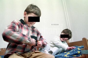 În cazul mai multor copii din județ s-a instituit plasamentul în regim de urgență