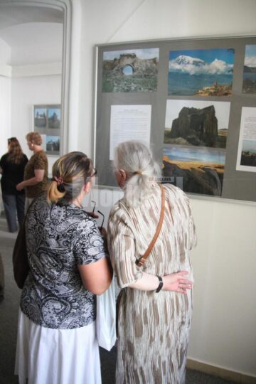 Expoziție dedicată istoriei armenilor din Suceava deschisa ieri la Muzeul de Istorie
