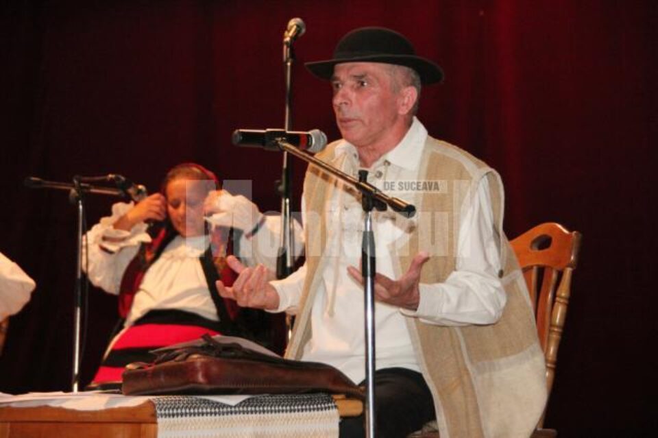 Maestrul Grigore Leșe, prezentând Grupul vocal-instrumental al Diavolului, din Sighetu Marmației