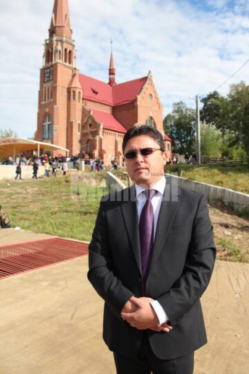 Printre pelerini s-a aflat și deputatul sucevean Ghervazen Longer