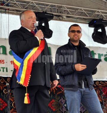 Primarul Radu Ciocan și prezentatorul Doru Bighiu