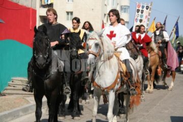 Transport public către Cetatea de Scaun a Sucevei, pe durata Festivalului de Artă Medievală
