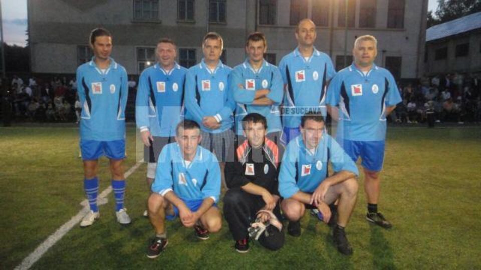 Ediția a IV-a a campionatului de minifotbal Old Boys Rădăuți a fost câștigată, la fel ca anul trecut, de echipa Olimpia Rădăuți Ediția a IV-a a campionatului de minifotbal Old Boys Rădăuți a fost câștigată, la fel ca anul trecut, de echipa Olimpia Rădăuți
