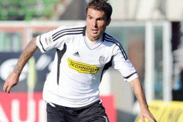 Mutu și-a reziliat contractul cu Cesena