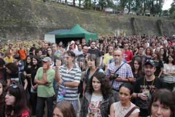 Sute de oameni prezenți la Festivalul din Cetatea Sucevei