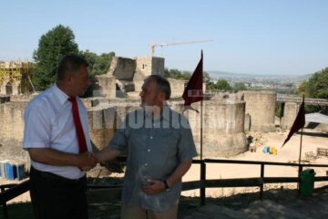 Excelența Sa Iacob Prada (dreapta), ambasadorul României în Irak, a venit în Bucovina la invitația președintelui UUR, Dumitru Morhan
