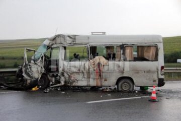 Microbuzul morții: o persoană decedată și 20 de răniți, în această dimineață, pe DN 17