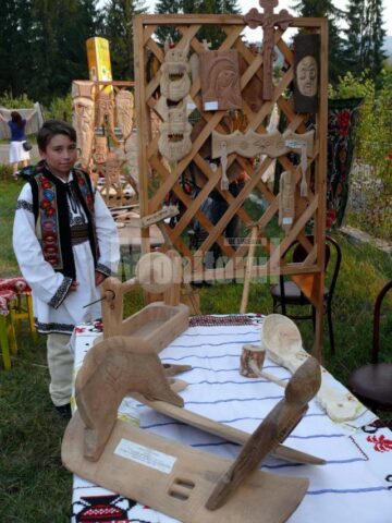 La Dorna Arini, a XVI-a ediție a Festivalului „Cântecul cetinii”