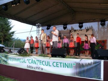 La Dorna Arini, a XVI-a ediție a Festivalului „Cântecul cetinii”
