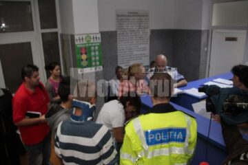 Pe holurile Urgențelor, pacienți și rude ale acestora așteptau să fie preluate de cadrele medicale
