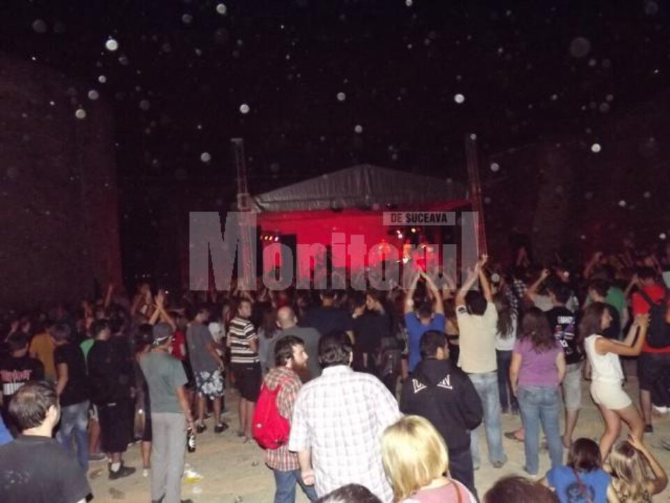 Peste 4.000 de bilete au fost vândute în cele trei seri de rock