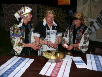 La Dorna Arini, a XVI-a ediție a Festivalului „Cântecul cetinii”