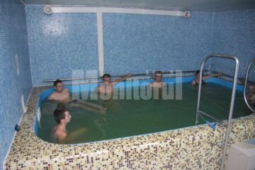 Bazin cu apă sărată acoperit