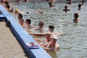 Piscina cu apă sărată aparținând Salinei Cacica