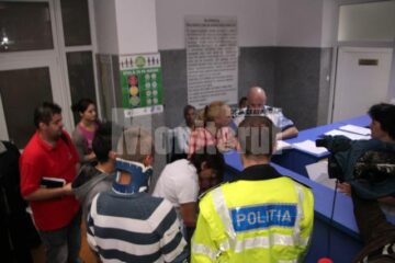 Pe holurile Urgențelor, pacienți și rude ale acestora așteptau să fie preluate de cadrele medicale