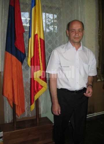 Dr. Ioan Foit, președintele Uniunii Armenilor din Romania - Filiala Suceava la vernisajul expoziției