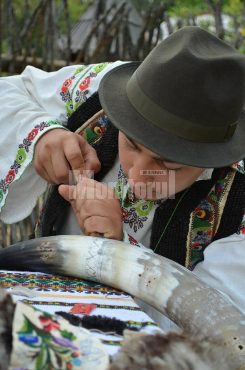 Echipajul participant la Olimpiada de Meșteșuguri Artistice Tradiționale de la Sibiu