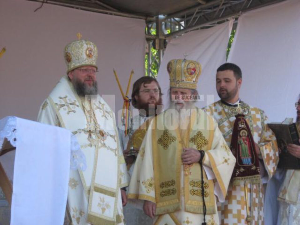 PS Meletie, Episcopul Hotinului, și IPS Pimen, Arhiepiscopul Sucevei și Rădăuților