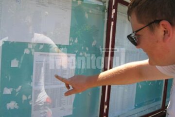 Din cei aproximativ 2.600 de candidați ai acestei sesiuni, numai 996 au promovat examenul