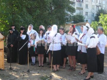 Corul care a dat raspunsuri în limbile romana și ucraineana