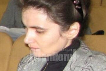 Coordonatoarea acestui ghid este profesoara Daniela Argatu