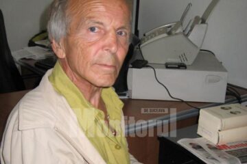 Poetul Mihai Sultana Vicol cu Medalia Dimitrie Cantemir