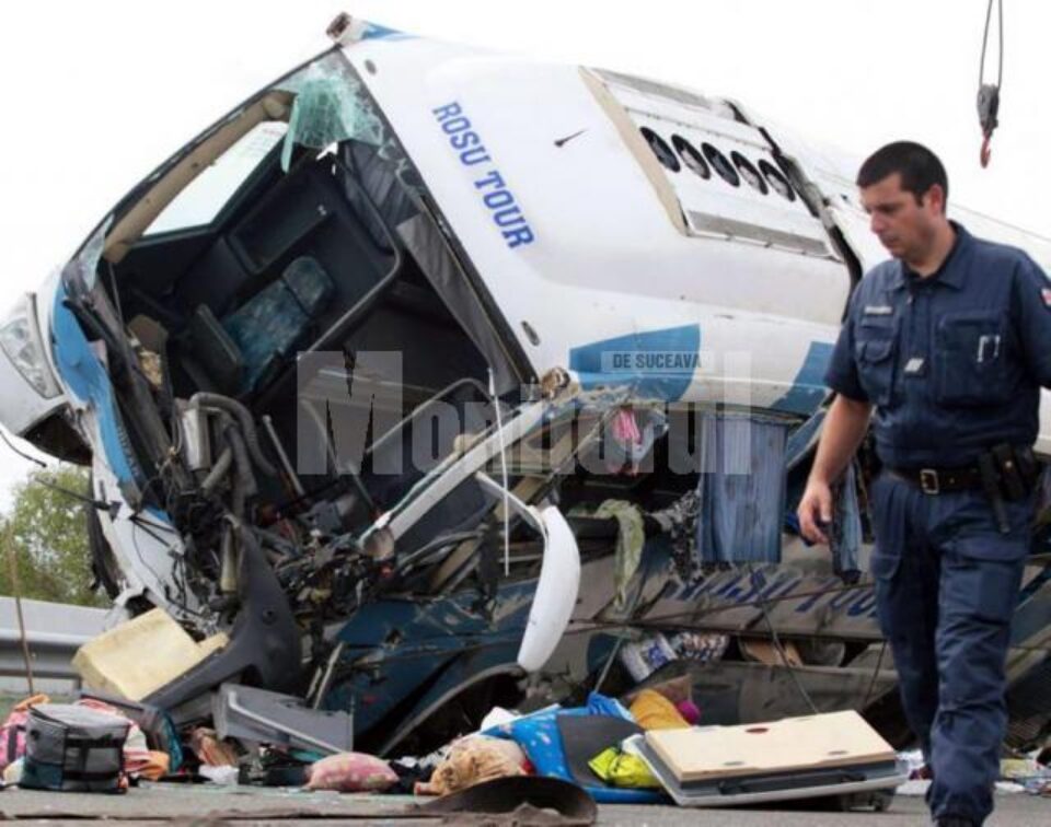 Accidentul s-a produs din cauza exploziei unui cauciuc al autocarului aparținând firmei Roșu Tour