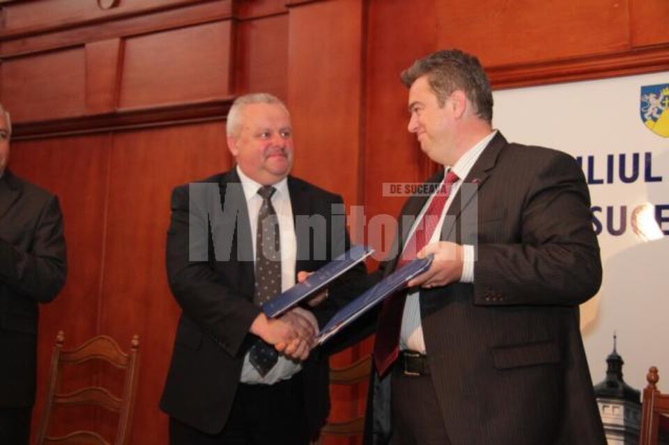 Mareșalul Miroslaw Karapyta și președintele CJ, Cătălin Nechifor, au semnat parteneriatul între Suceava și voievodatului Podkarpackie