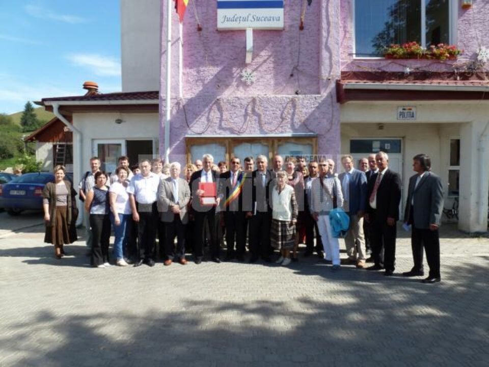 Președintele Fundației SMHO din Olanda, Jean Pierre Bours, Cetățean de onoare al comunei Vatra Moldoviței