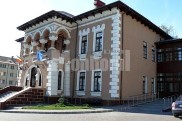 La Fălticeni a avut loc ieri festivitatea de redeschidere a Muzeului de Artă “Ion Irimescu” și a “Galeriei Oamenilor de Seamă”