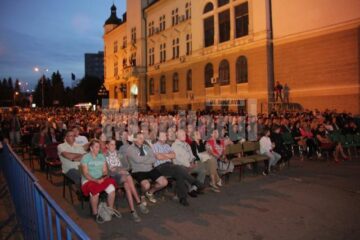 Filarmonica din Botoșani a susținut aseară un concert în aer liber, în fața Palatului Administrativ