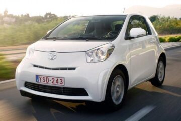 Toyota ar putea dezveli anul viitor iQ cabrio
