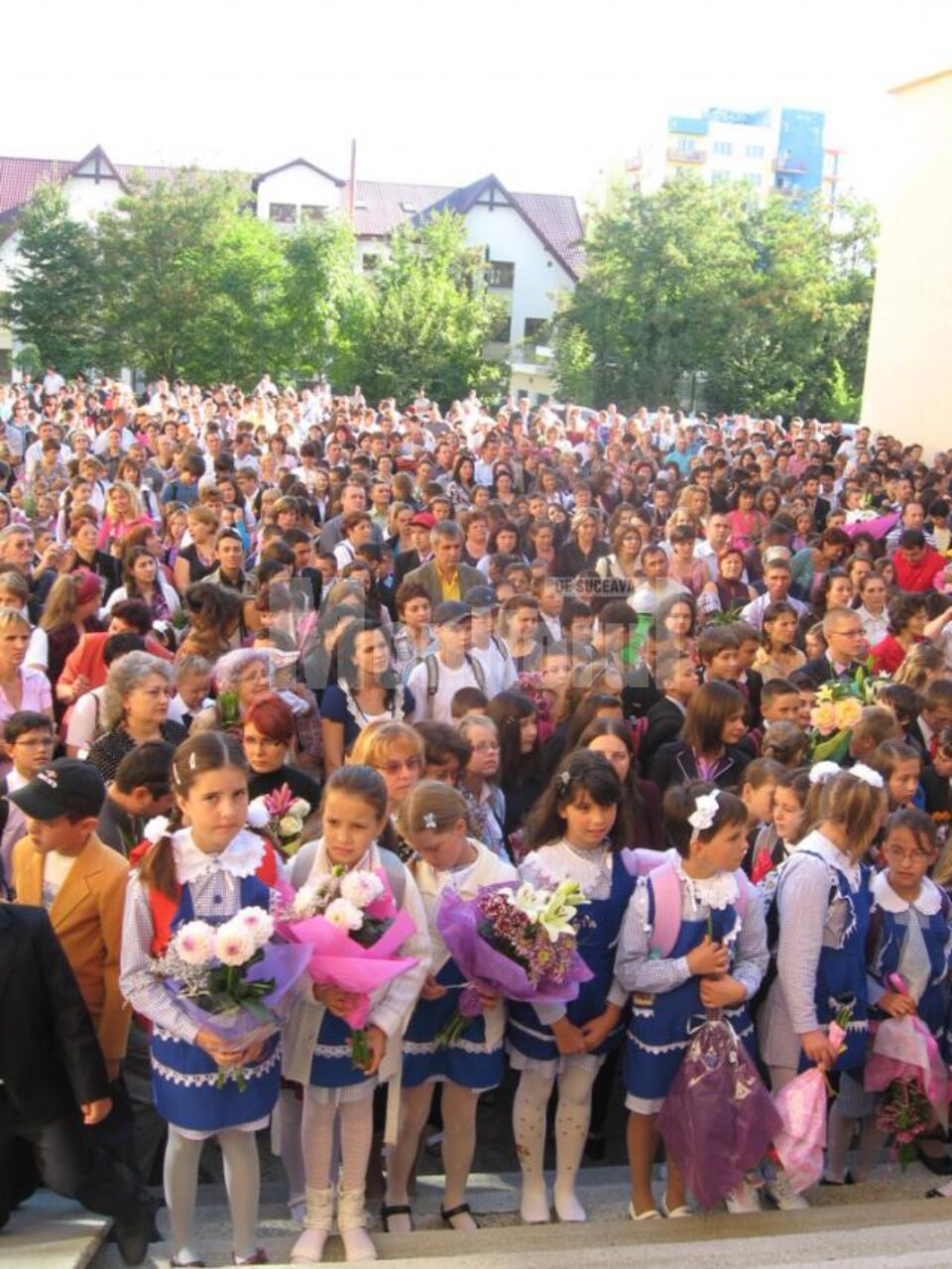 95.000 de elevi și preșcolari din județ încep astăzi cursurile în anul școlar 2012-2013