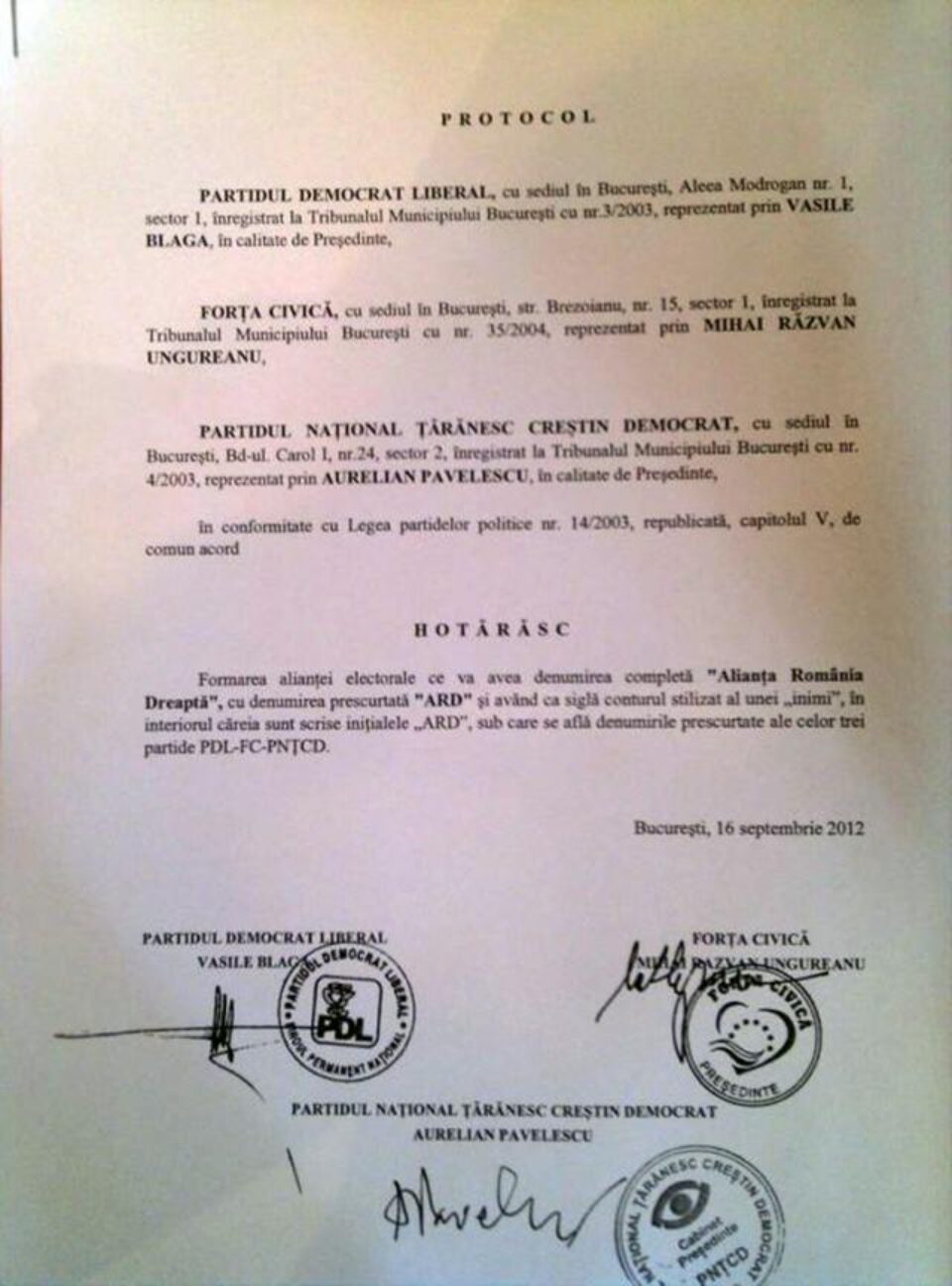 Blaga, Ungureanu și Pavelescu au semnat protocolul Alianței partidelor de dreapta