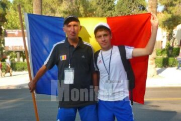 Cristian Prâsneac și elevul său Andrei Leancă, fericiți după rezultatele obținute la Timișoara