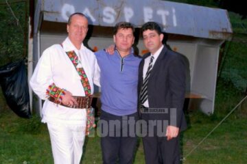 Interpreții Mihai Papariga și Călin Brăteanu, alături de primarul Dorin Rusu