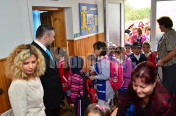 Deputatul Ioan Bălan s-a arătat plăcut surprins de modul în care școlile au fost pregătire pentru noul an școlar
