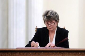 Mona Pivniceru va prelungi termenul de depunere a candidaturilor, dar "nu va fi 100 de ani"