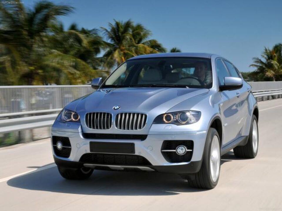 BMW X6 ActiveHybrid, un hibrid complex, rapid și luxos