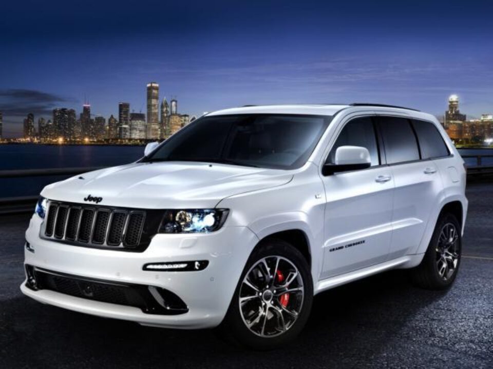 Jeep pompează 465 cai putere în noul Grand Cherokee SRT8