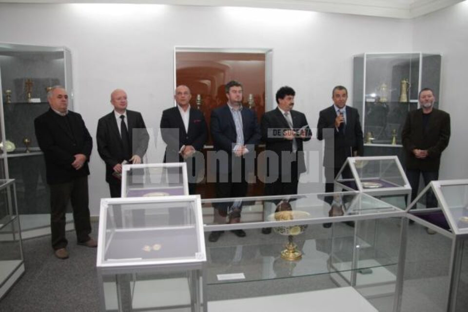 Moment de la deschiderea expoziției Moment de la deschiderea expoziției