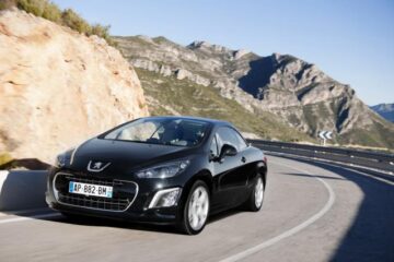 Peugeot dinamizează aspectul lui 308 CC
