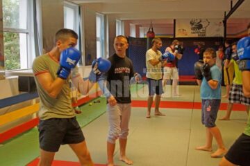 Tot mai mulți copii și tineri vin în sala MMA de la Complexul Unirea