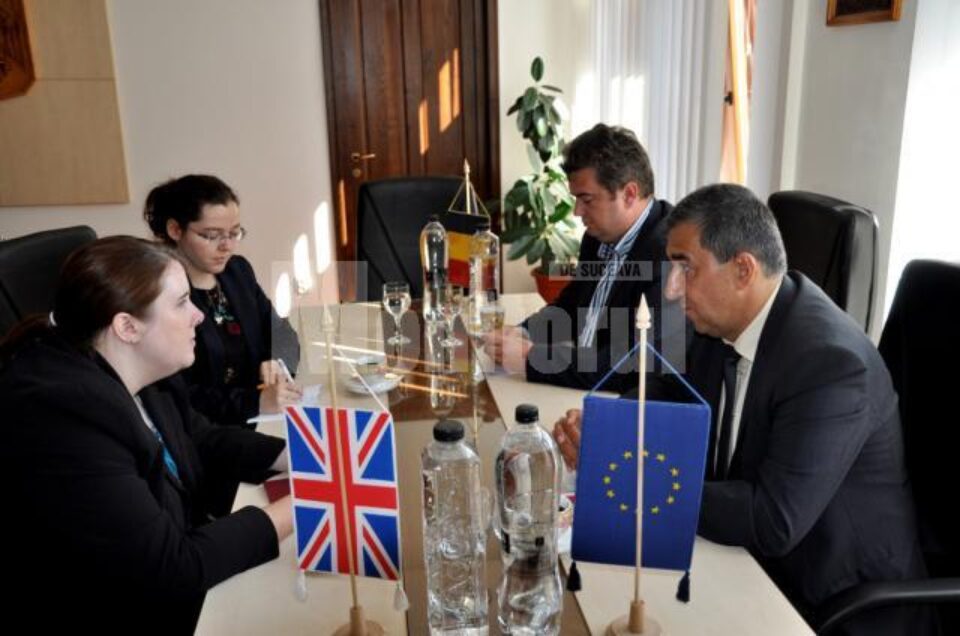 Nechifor și Sinescu s-au întâlnit cu viceambasadorul Marii Britanii la București, Ester Blythe
