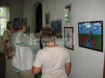 „Un univers cvasiexpresionist al culorii și al ideilor”