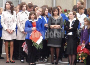 Anamaria Huțuleac prima zi de școală clasa a VII-a
