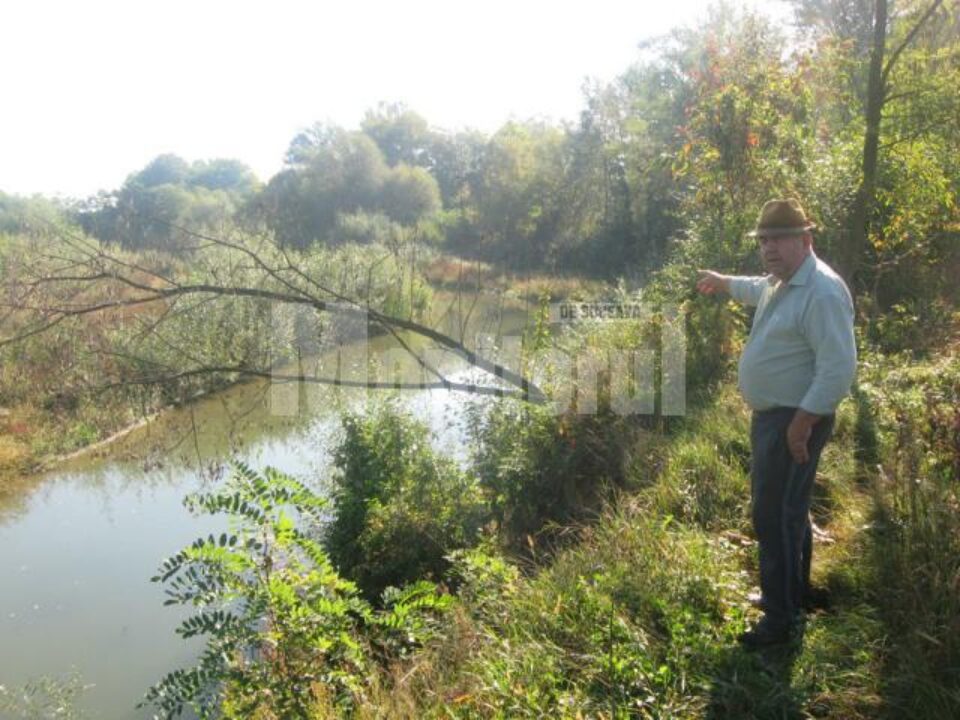 Cursul Solonețului este deviat în dreapta, spre grădinile oamenilor