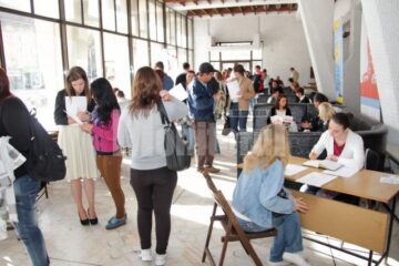 La bursa de la Suceava au fost înregistrați ca participanți 466 de suceveni, aceștia având la dispoziție 172 de locuri de muncă, din care doar 17 pentru studii superioare