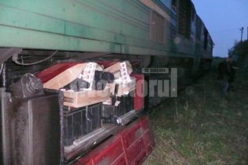 În cutiile pentru acumulatori ale locomotivei au fost găsite 780 de pachete de țigări marca Viceroy