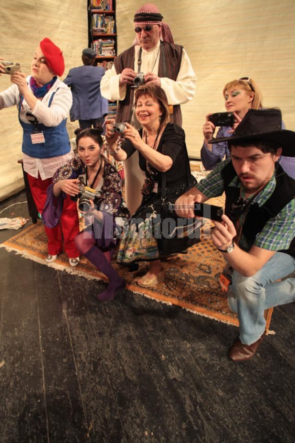 Spectacolul „Artă cu semințe prăjite”, jucat la Suceava de actori ai Teatrului „Mihai Eminescu” Botoșani